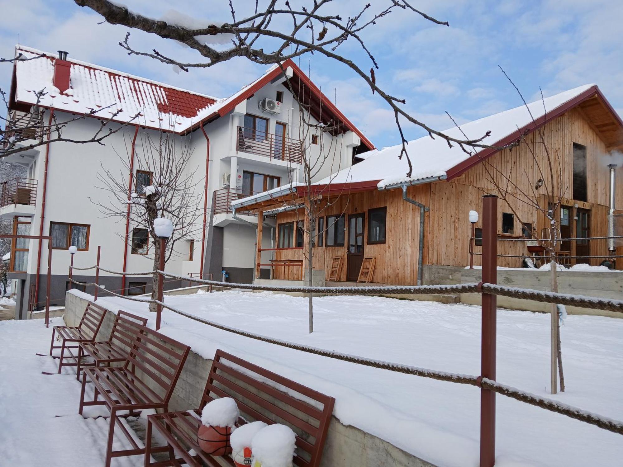 Perla Argesului, Ciubar, Piscina, Lift, Gratar, Cabana, Pensiuni, Hotel Cazare Transfagarasan Curtea De Arges Albestii de Arges 外观 照片