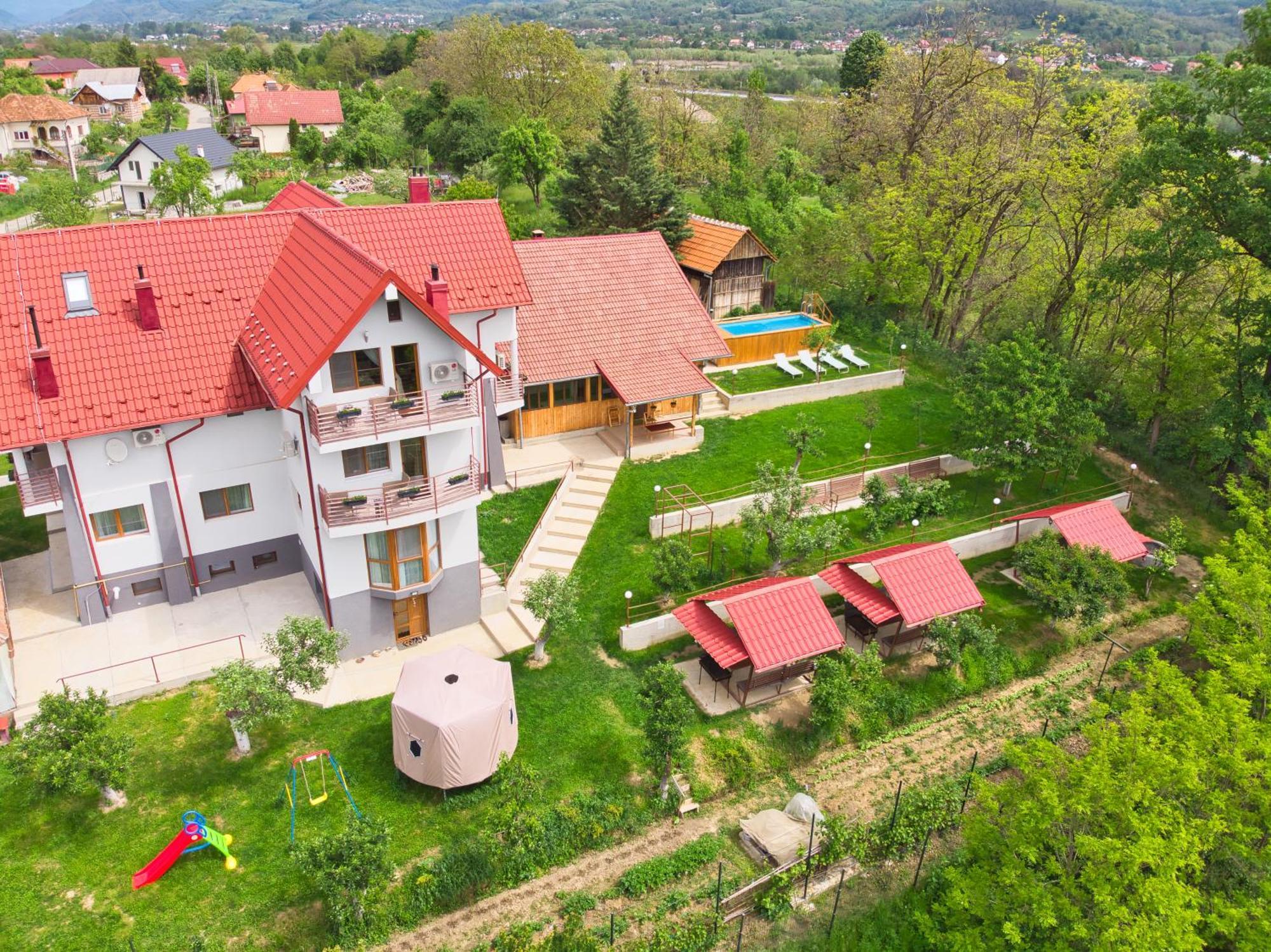 Perla Argesului, Ciubar, Piscina, Lift, Gratar, Cabana, Pensiuni, Hotel Cazare Transfagarasan Curtea De Arges Albestii de Arges 外观 照片