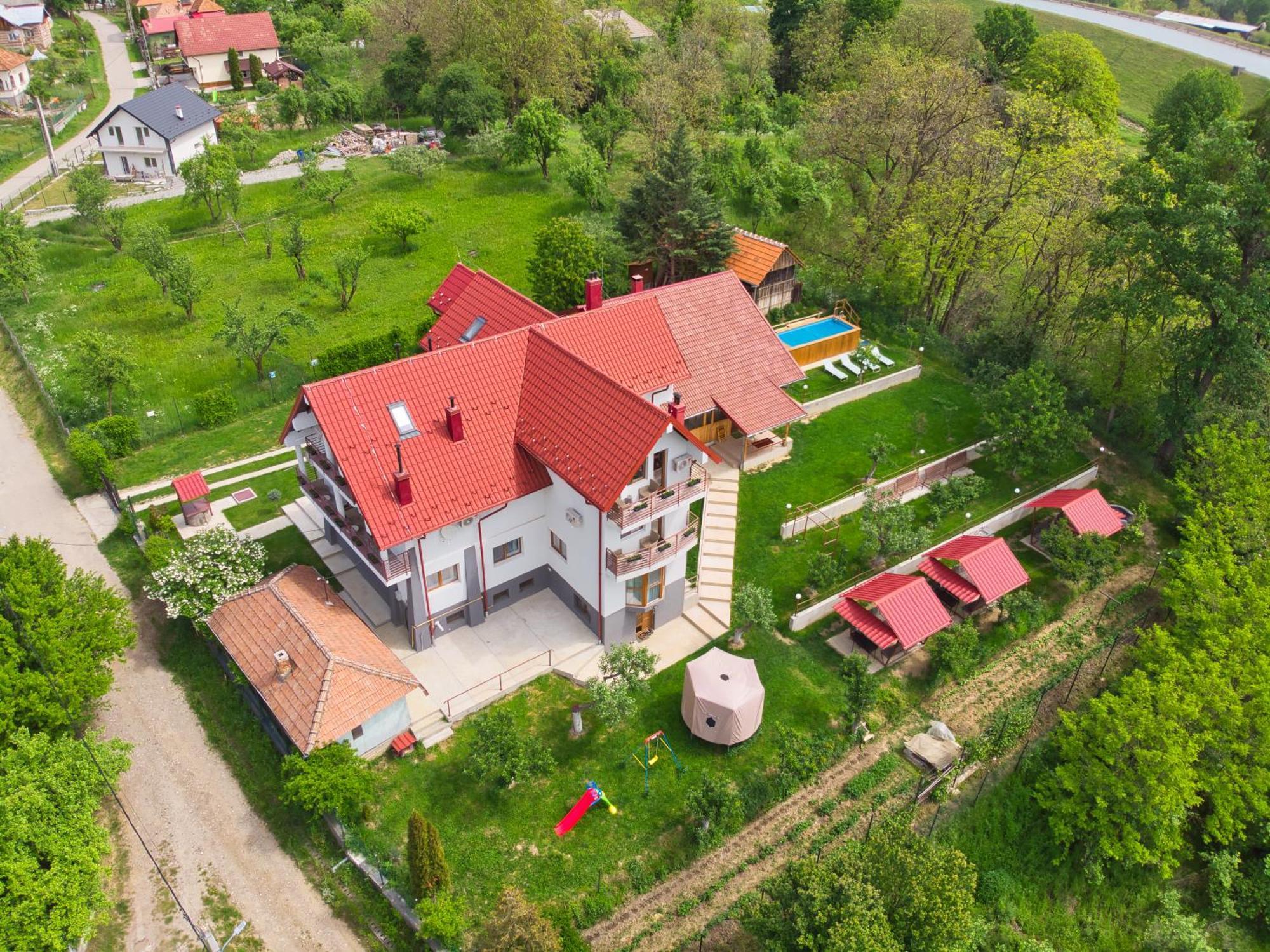 Perla Argesului, Ciubar, Piscina, Lift, Gratar, Cabana, Pensiuni, Hotel Cazare Transfagarasan Curtea De Arges Albestii de Arges 外观 照片